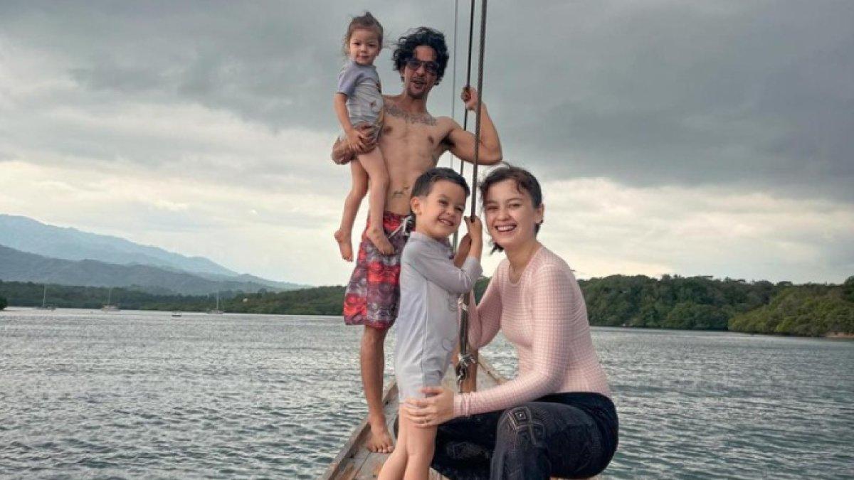 Keharmonisan Kimberly Ryder dengan Edward Akbar.