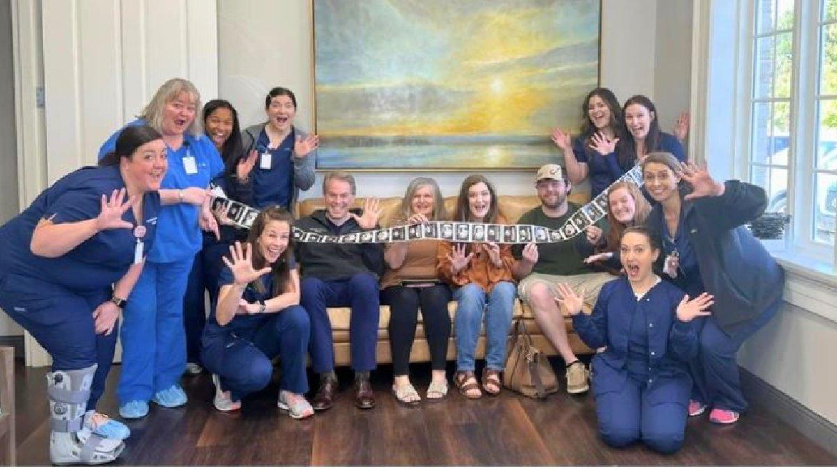 Keluarga Ladner dari Mississippi diberkati dengan kembar lima pada Februari 2023.