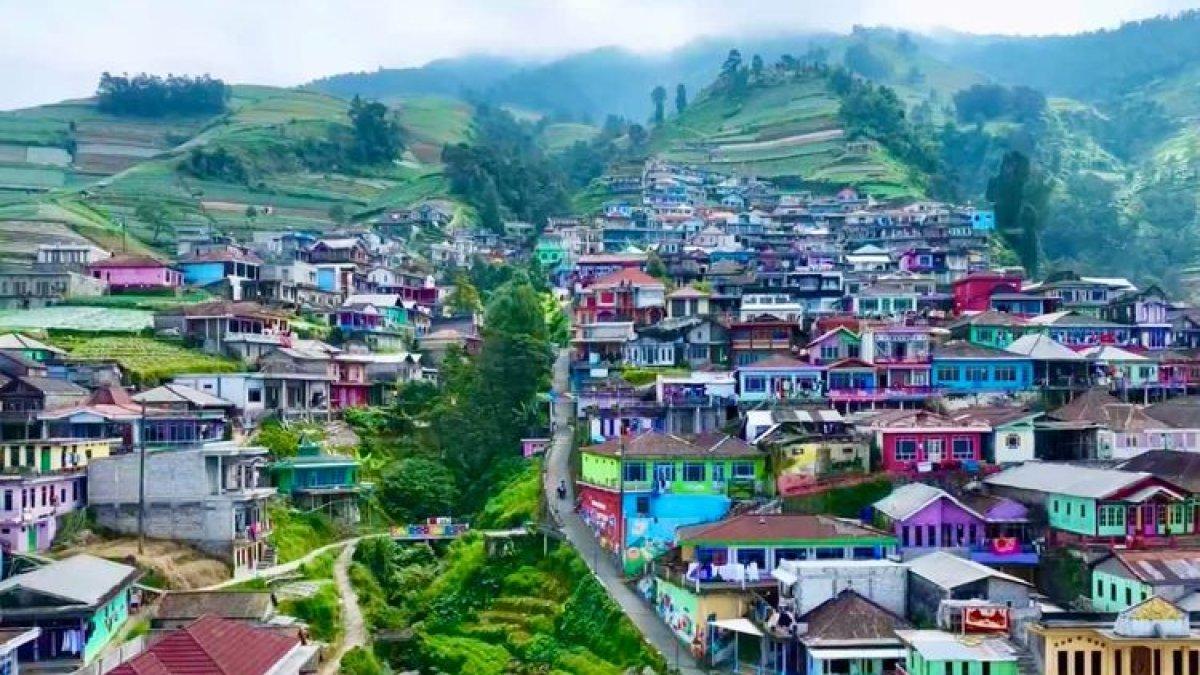 KULINER MAGELANG: Kemolekan Nepal Van Java, Dusun Butuh, Desa Temanggung, Kecamatan Kaliangkrik, Kabupaten Magelang, Jawa Tengah