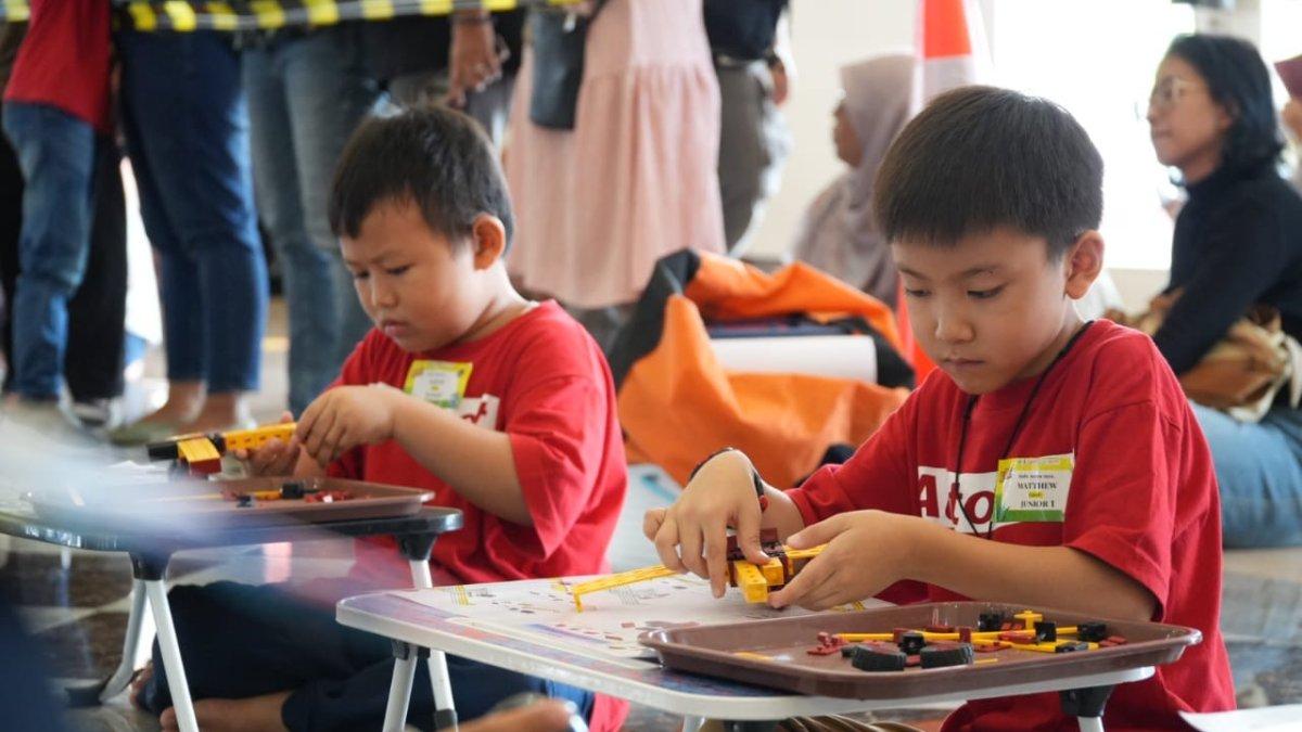 KLATEN ROBOTIC COMPETITION - Keseruan Klaten Robotic Competition (KRC) 2025, di Grha Bung Karno Klaten, Sabtu (5/7/2025).