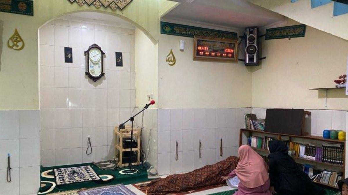 Ketua KPPS di TPS 18, Kelurahan Pasirwangi, Kecamatan Ujungberung, Kota Bandung, Jajang Safaat, meninggal dunia, setelah bertugas sebagai petugas pemungutan suara pada 14 Februari 2024.