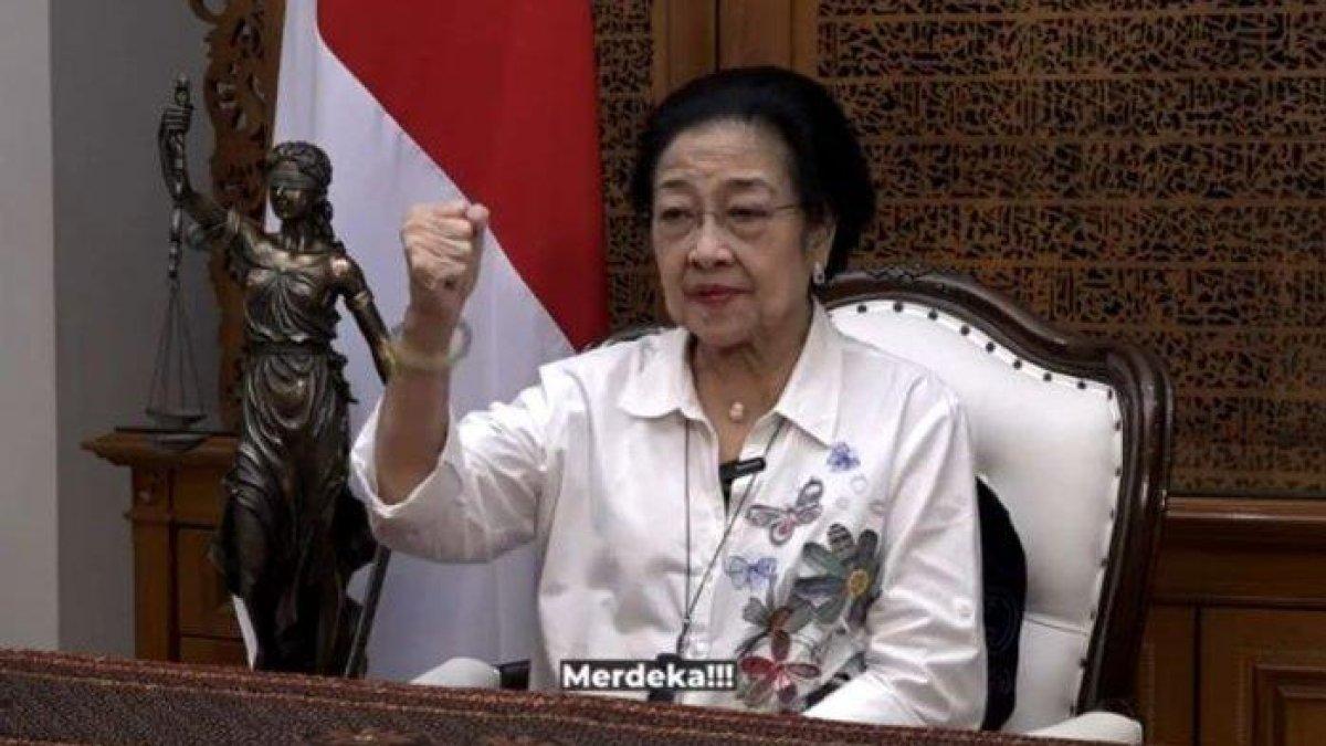 Ketua Umum PDIP Megawati Soekarnoputri saat pidato politik menanggapi dinamika politik tanah air saat ini, disiarkan langsung di YouTube PDI-Perjuangan, Minggu (12/11/2023).