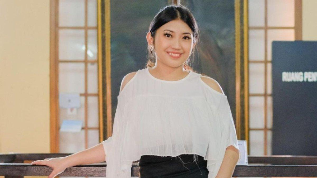 Kezia Putri Andinta bekerja di bawah perusahaan PT. Amerta Indah Otsuka