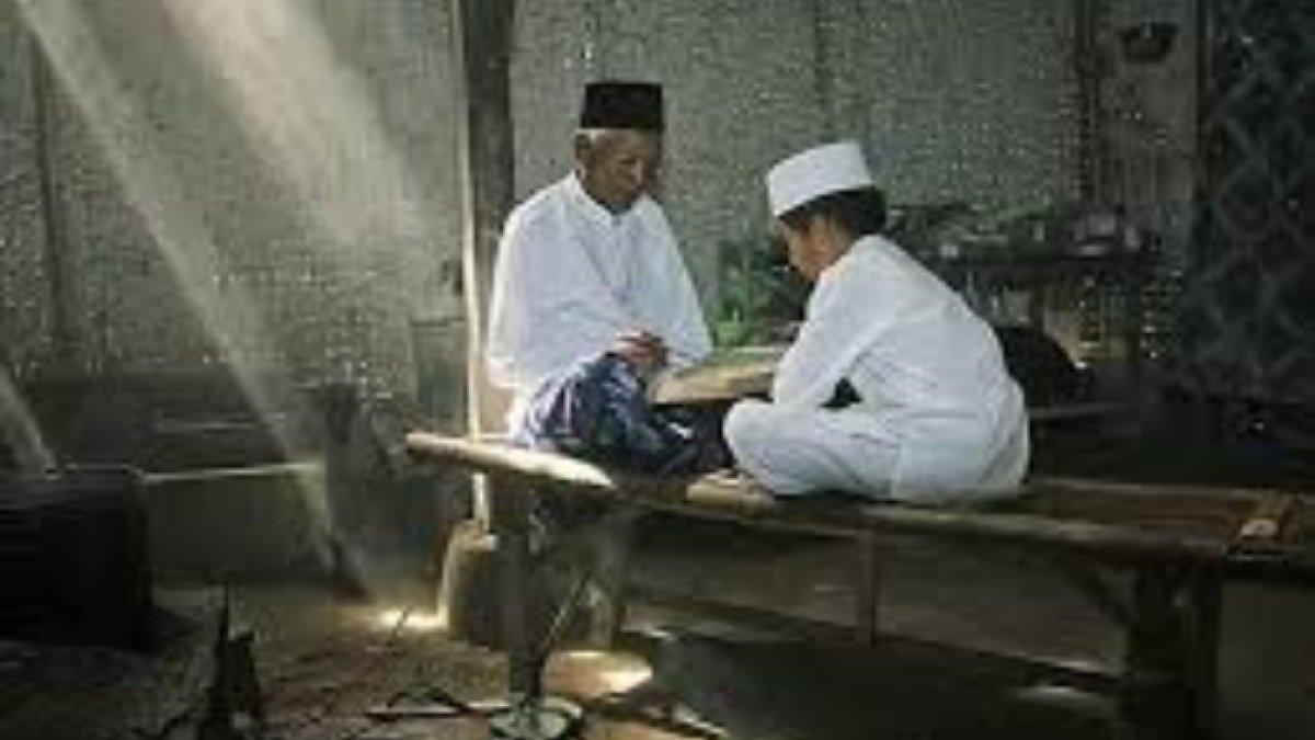Ilustrasi Kiai di kampung yang mengajarkan Islam dengan kesederhanaan dan kerja kerasnya.