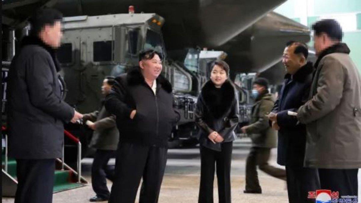 Kim Jong-un memperlihatkan sosok anak gadisnya bernama Kim Ju-ae