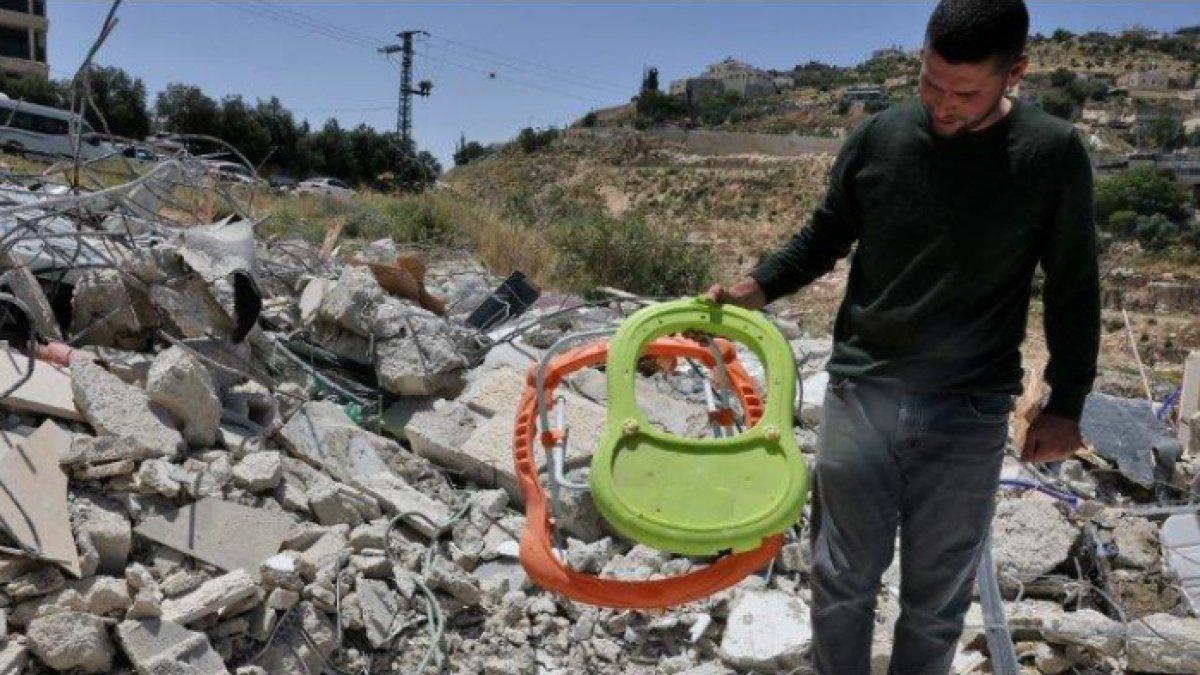 Kisah Ayman Awad, warga Palestina yang dipaksa hancurkan rumahnya sendiri Oleh Israel