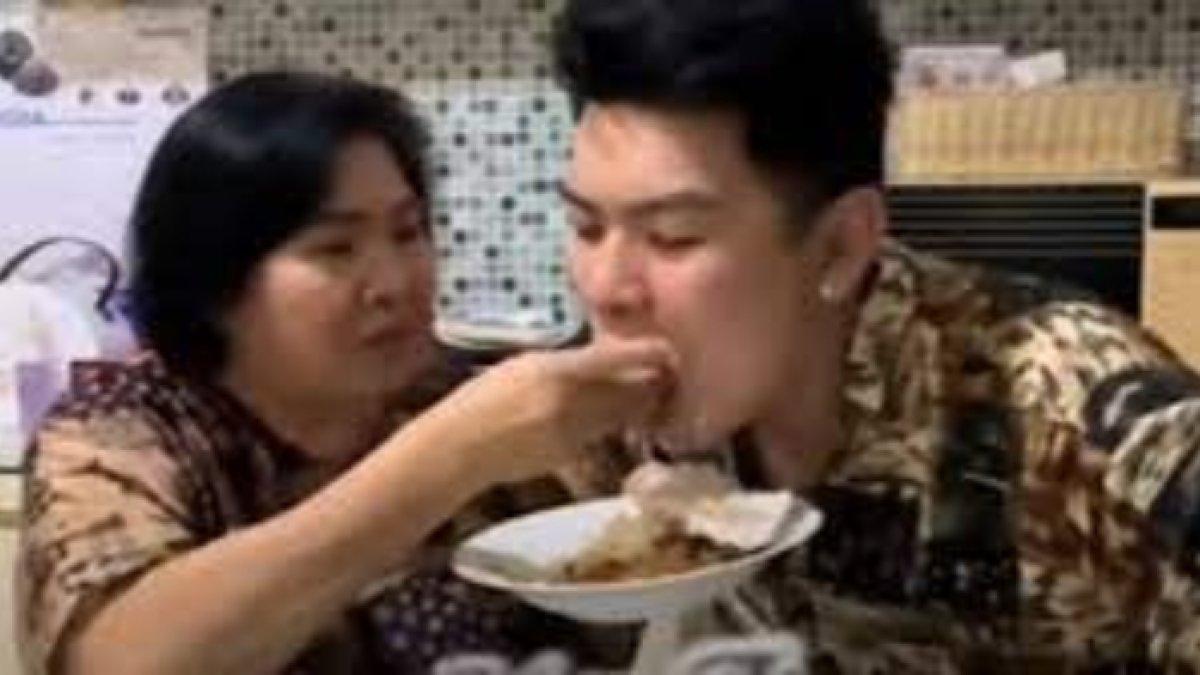 Kisah mualaf ibu Andy Sugar, berawal dari lihat orang tahajud