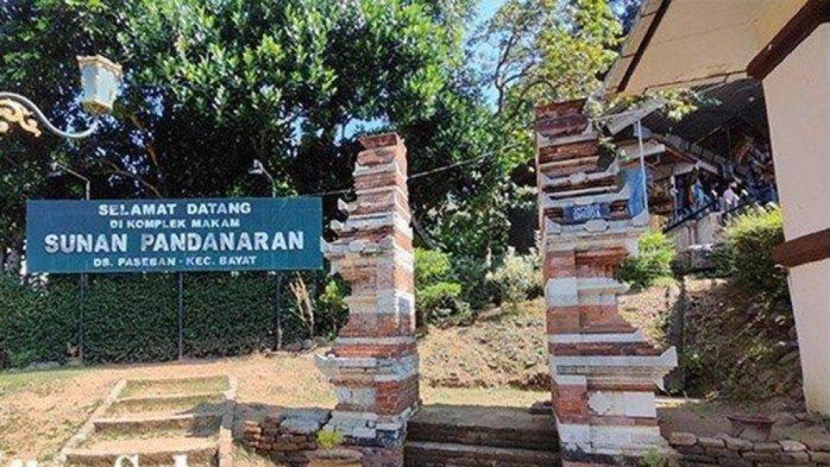 WISATA RELIGI KLATEN: Kompleks Makam Sunan Pandaranan, yang berada di Bukit Jabalkat, Desa Paseban, Kecamatan Bayat, Klaten. Obyek wisata religi ini semakin ramai dikunjungi jelang Malam Satu Suro