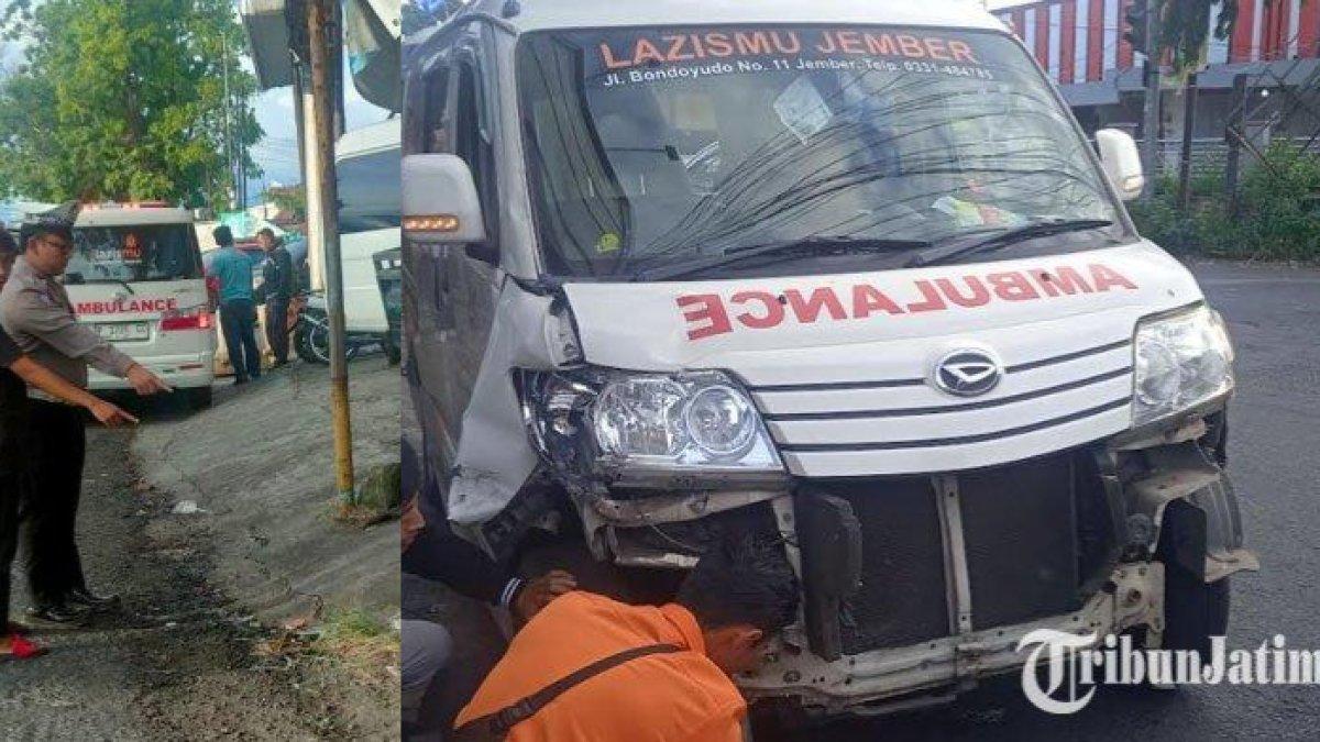 Kondisi Ambulans rusak setelah tabrakan dengan pemotor di Jember