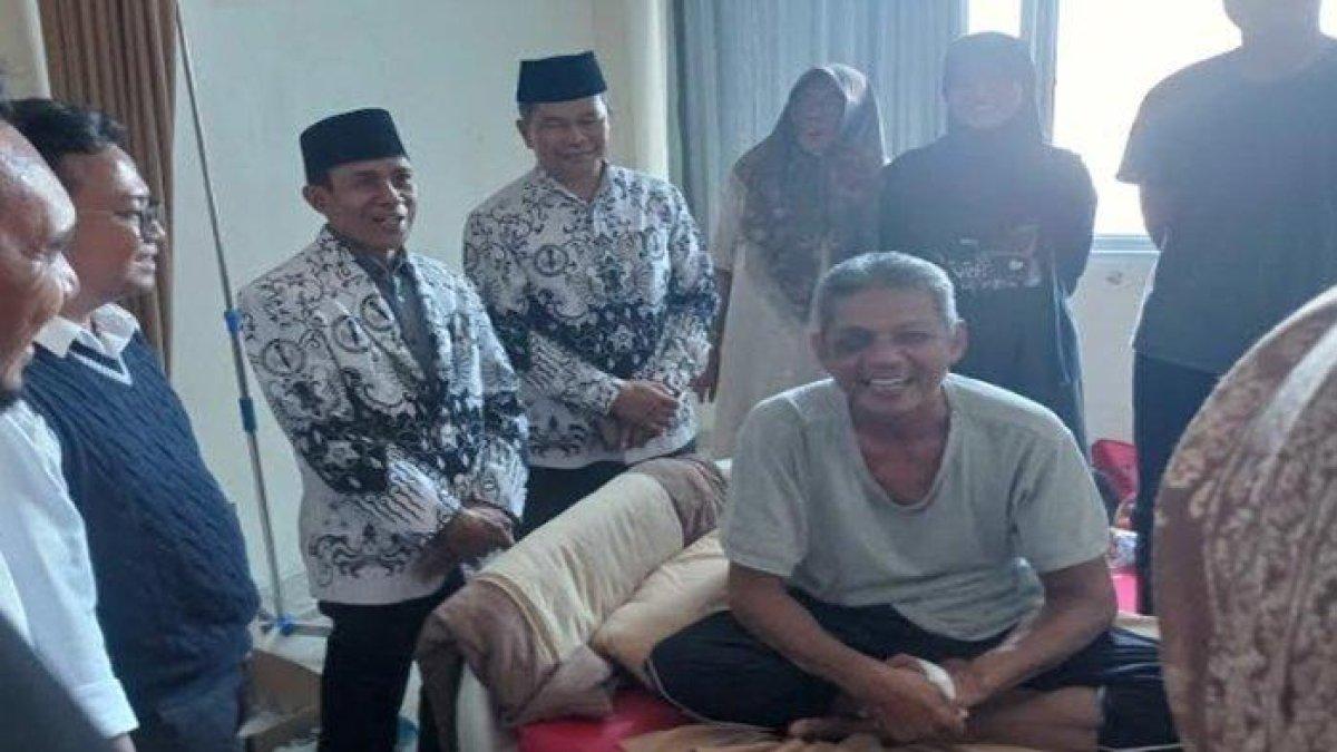Kondisi Zaharman, Guru Diketapel Orang Tua
