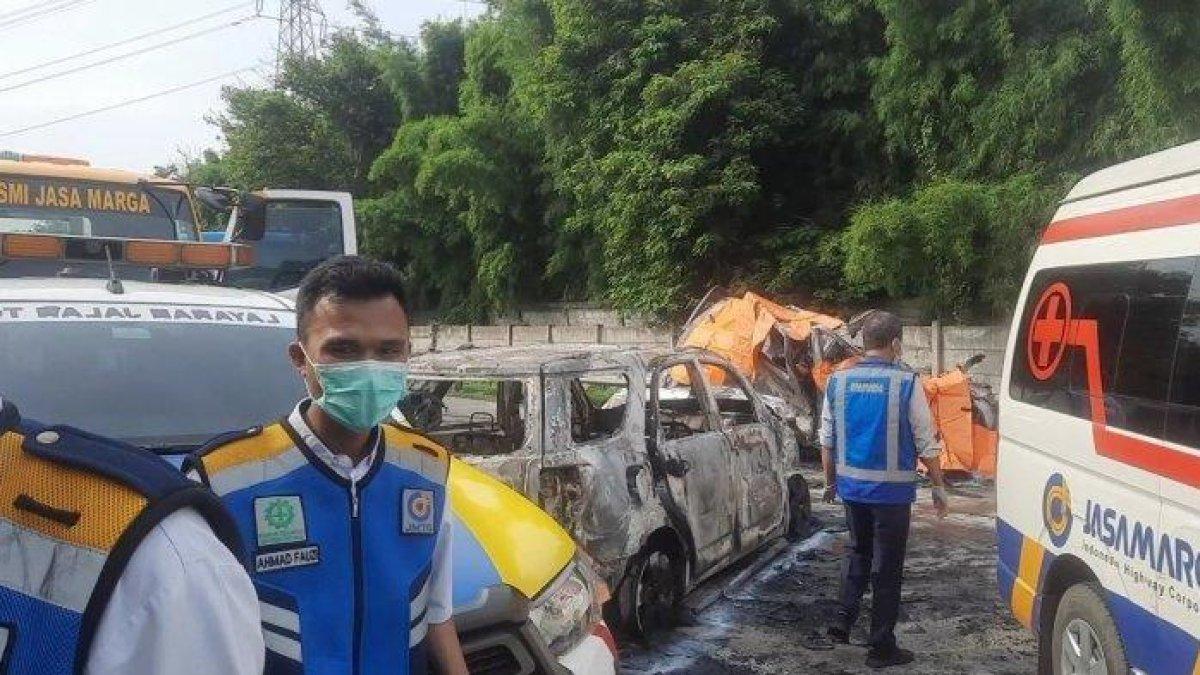 Kondisi mobil Grand Max yang terlibat kecelakaan maut di KM 58 Tol Jakarta-Cikampek, Senin (8/4/2024) pagi.