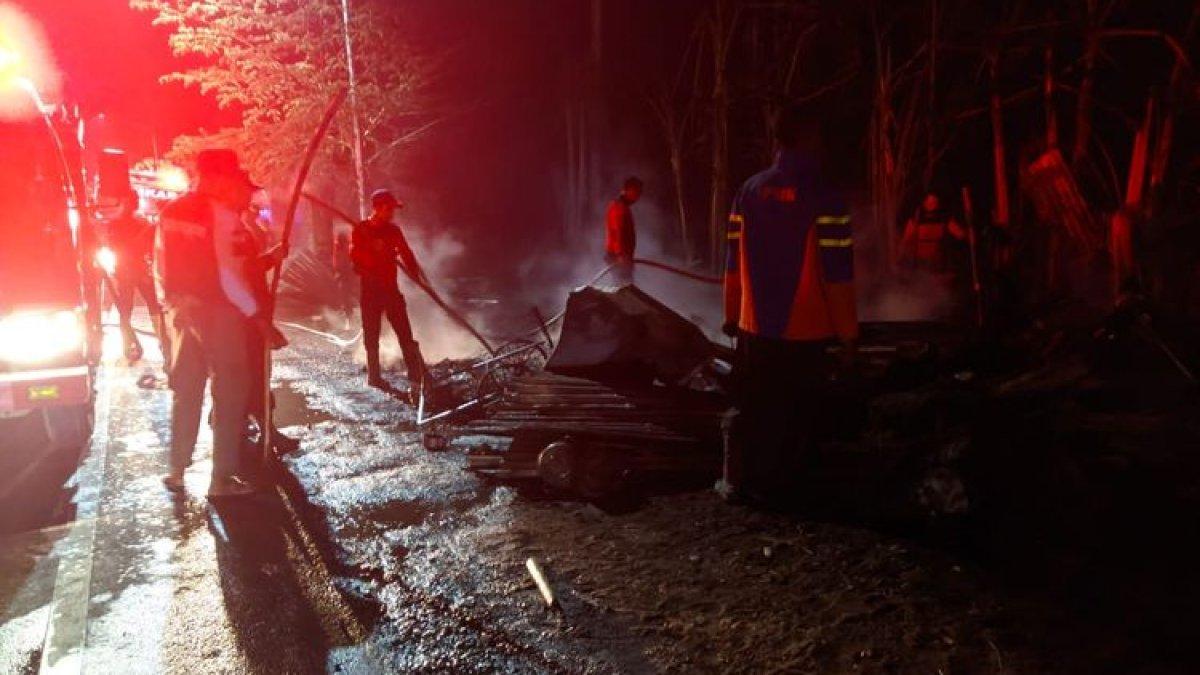 Kondisi warung sekaligus rumah milik korban di Jalan Pantura, Desa Arjasa, Kecamatan Arjasa, Kabupaten Situbondo, Provinsi Jawa Timur ludes terbakar pada Jumat (4/8/2023) malam.