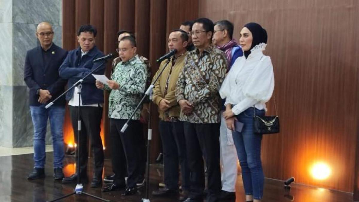 HASTO DAN TOM LEMBONG - Konferensi pers DPR dan pemerintah terkait amnesti dan abolisi Hasto Kristiyanto dan Tom Lembong, Kamis (31/7/2025) malam.