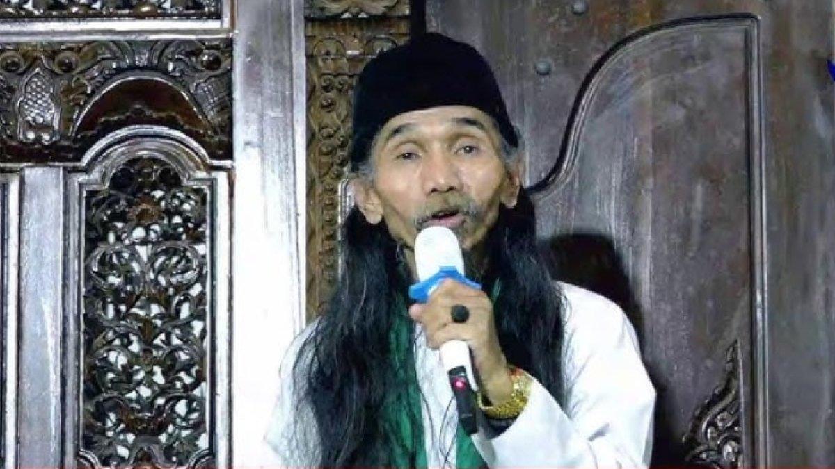 Kontroversi Abuya Mama Ghufron alias Mama Ghufron