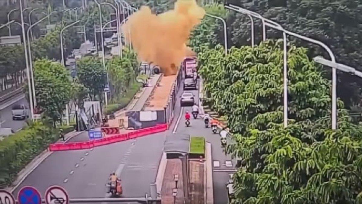 Kronologi septic tank di China meledak, pengguna jalan raya dihujani tinja