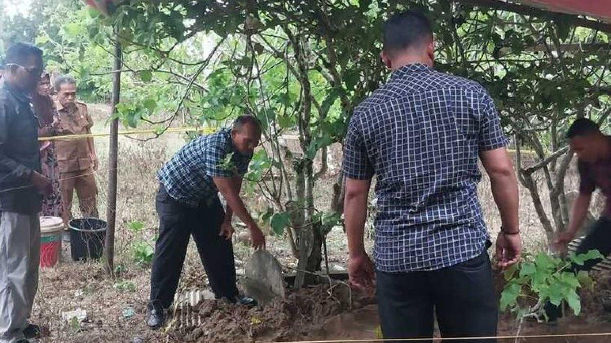 Kuburan warga di lokasi pemakaman Desa Pasie Teubee, Kecamatan Pasie Raya, Kabupaten Aceh Jaya, dibongkar oleh orang tidak dikenal.