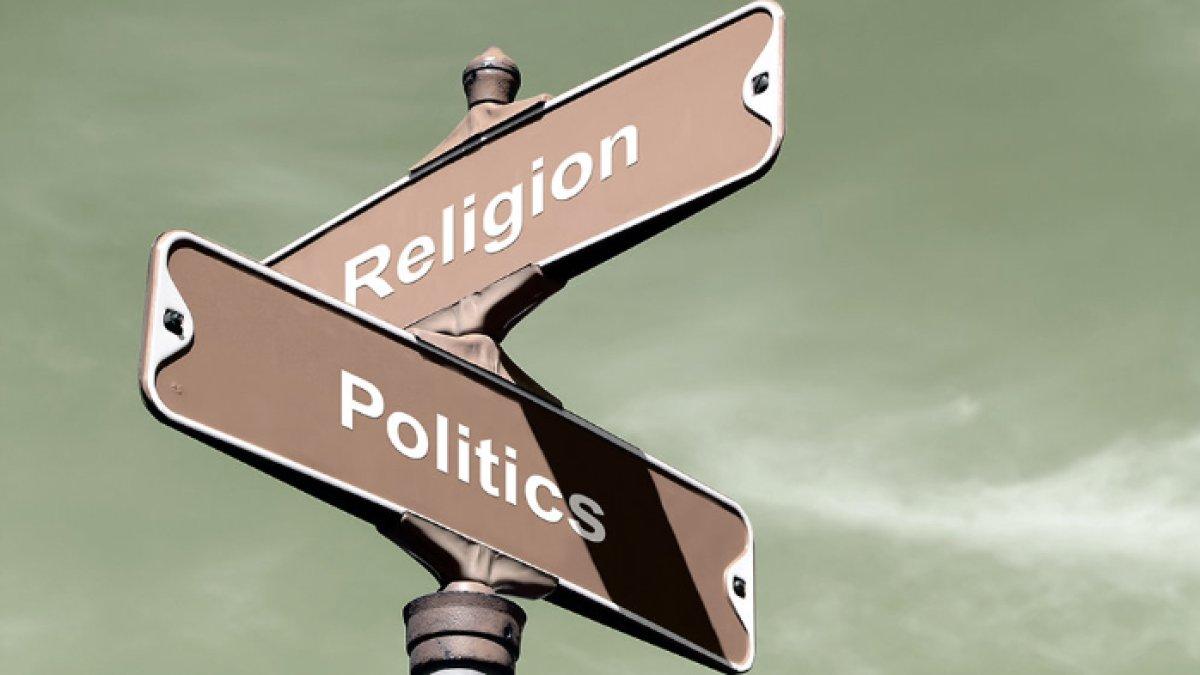 Kunci jawaban soal 'Seperti apa seharusnya hubungan agama Islam dan politik? Apakah sifatnya harus dipisahkan atau terintegrasi?