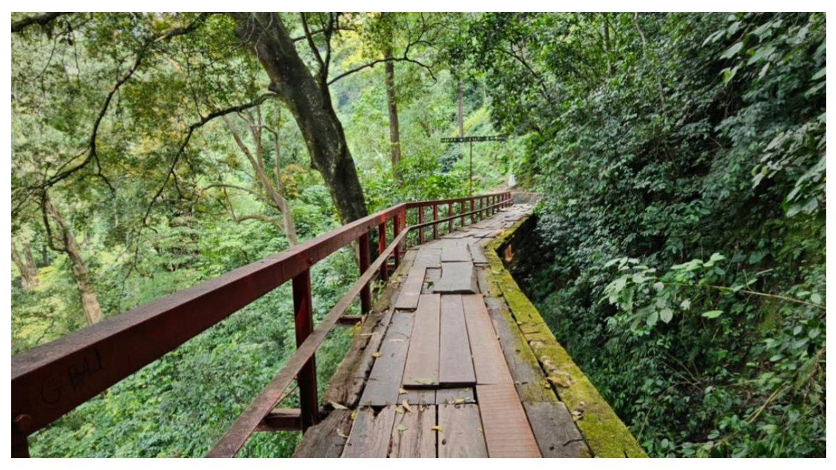 Jembatan Romantis