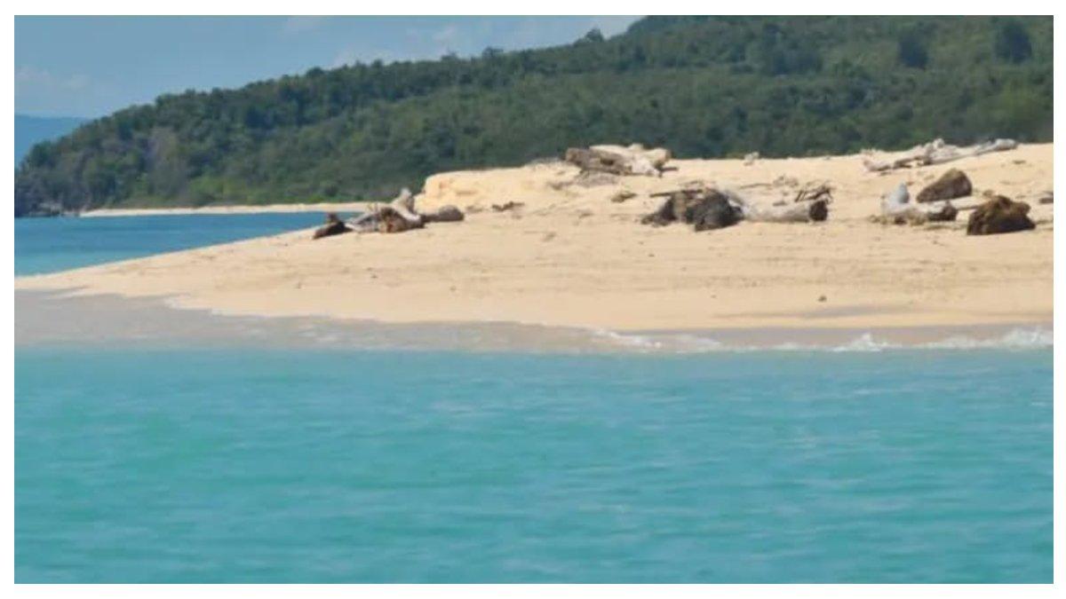 Pantai Laing Lewe