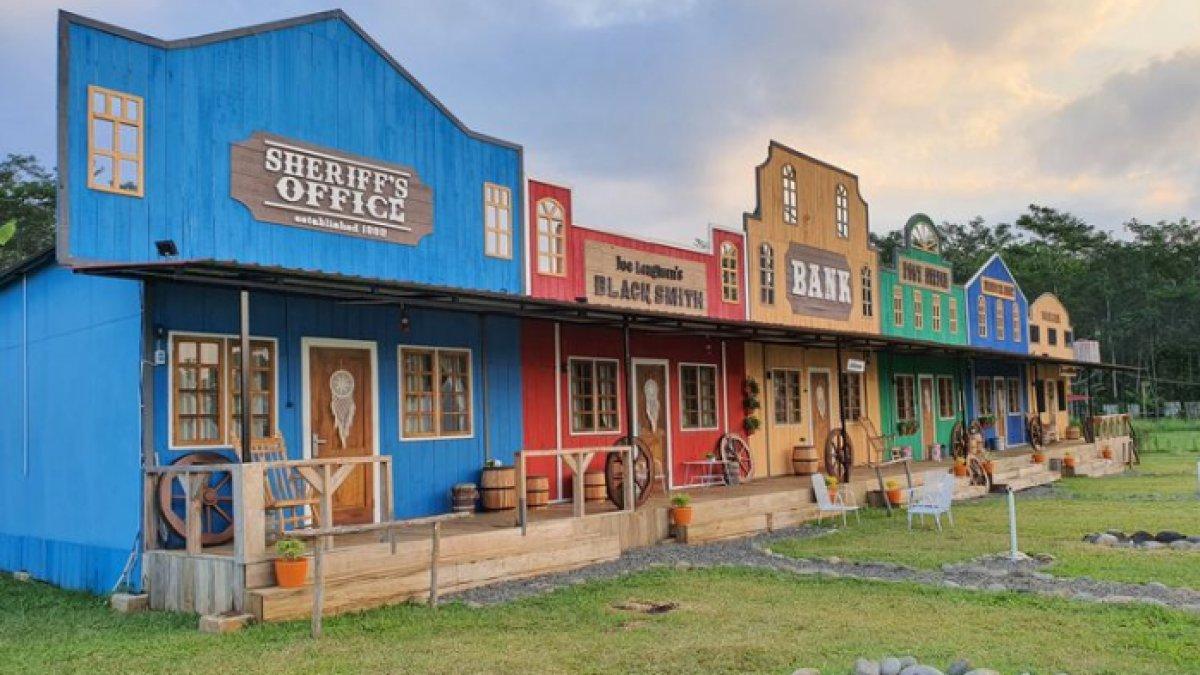 WISATA SERU - Potret La Ranch Glamping Adventure disadur dari Kompas.com pada Kamis (8/5/2025). La Ranch Glamping Adventure berlokasi di Pekalongan, Jawa Tengah.