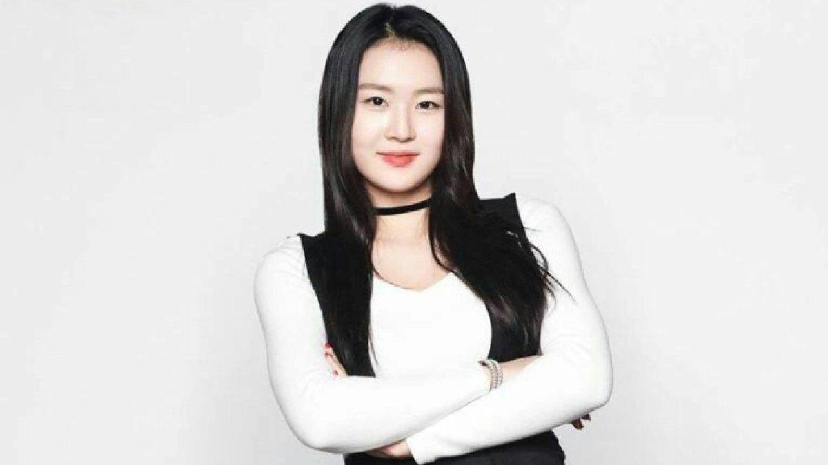 Lee Soo Min saat tampil di MixNine