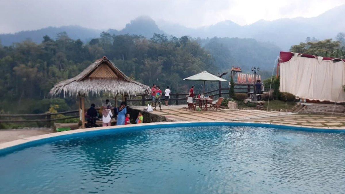 WISATA SERU - Potret Lembah Nirwana diambil dari Instagram pada Senin (7/4/2025). Lembah Nirwana berada di Kendal, Jawa Tengah.