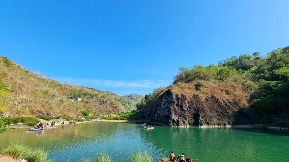 Lembah Oya Kedungjati, berupa danau yang ada di tengah lembah aliran Sungai Oya, Yogyakarta