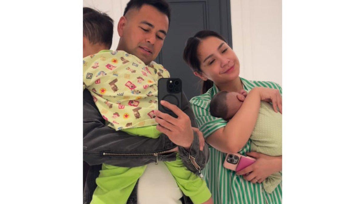 Lily bersama Raffi dan Nagita