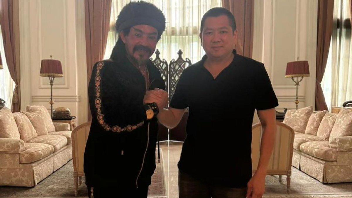 Limbad memajang foto berdua dengan Hary Tanoesoedibjo