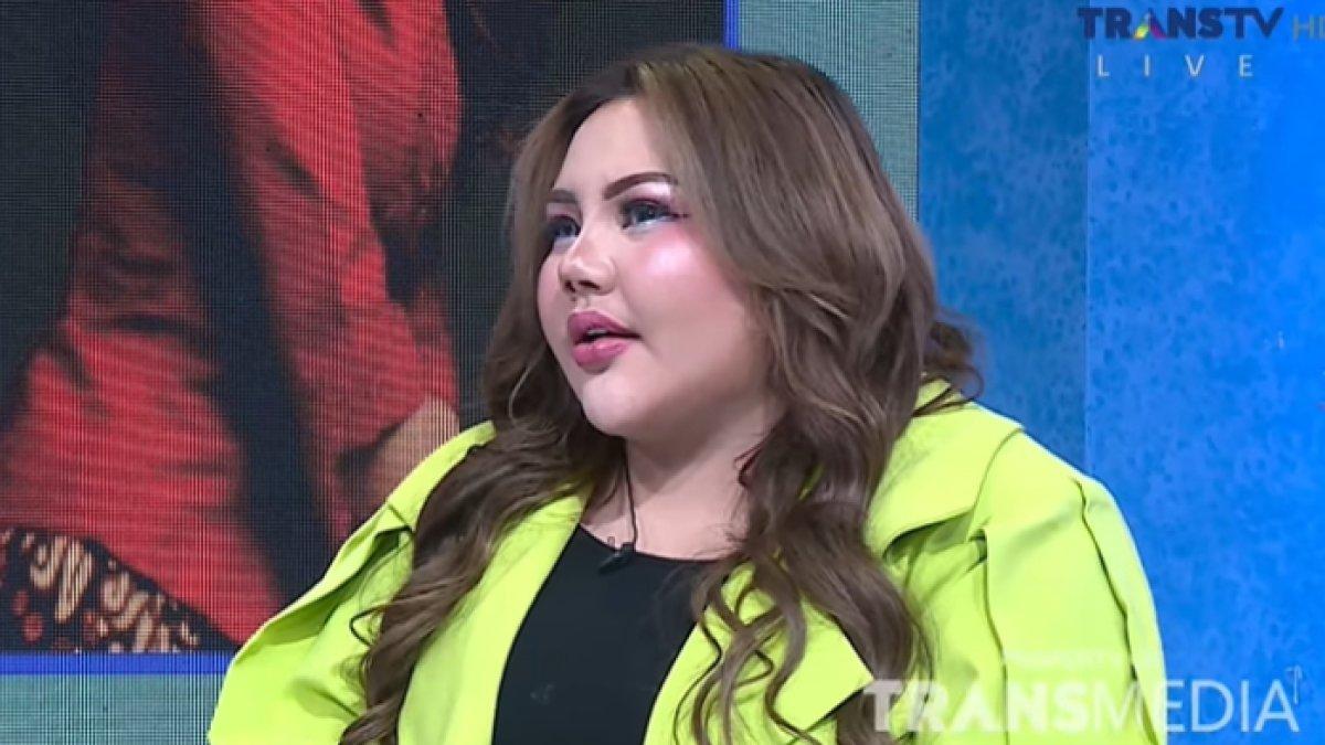 RENCANA LISA MARIANA - Potret Lisa Mariana diambil dari YouTube pada Kamis (1/5/2025). Lisa Mariana beber rencana jika kelak langsing lagi.