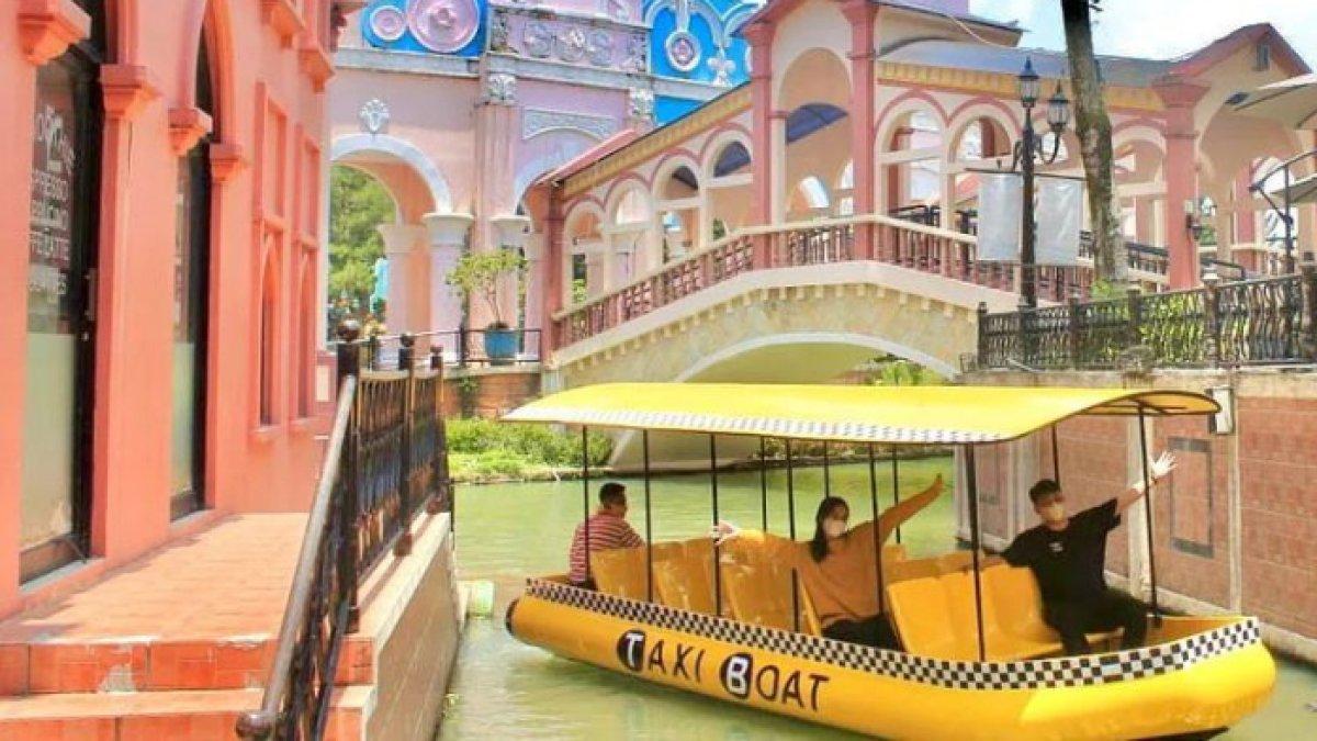 WISATA SERU - Potret Little Venice disadur dari Kompas.com pada Senin (5/5/2025). Little Venice berada di Cipanas, Cianjur, Jawa Barat. 