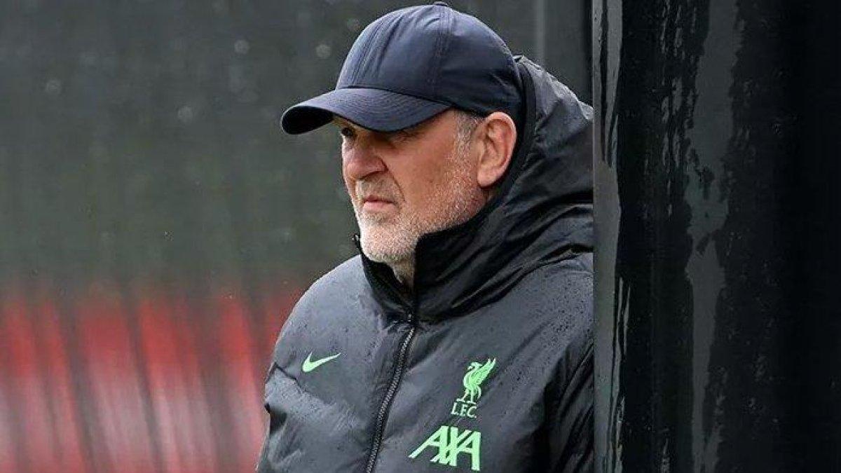 Liverpool Sporting Director Jorg Schmadtke saat sesi latihan di AXA Training Centre, Kirkby (12/7/2023).