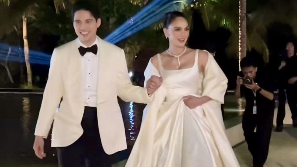 PERNIKAHAN LUNA MAXIME - Penampilan Luna Maya dan Maxime Bouttier dalam acara resepsi pernikahan keduanya di Bali.