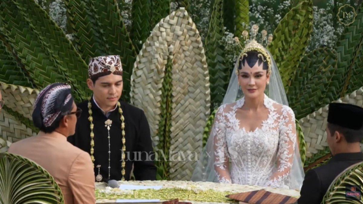 PERNIKAHAN LUNA MAYA - Potret Luna Maya dan Maxime Bouttier diambil dari YouTube pada Rabu (7/5/2025). Luna Maya dan Maxime Bouttier resmi menikah.