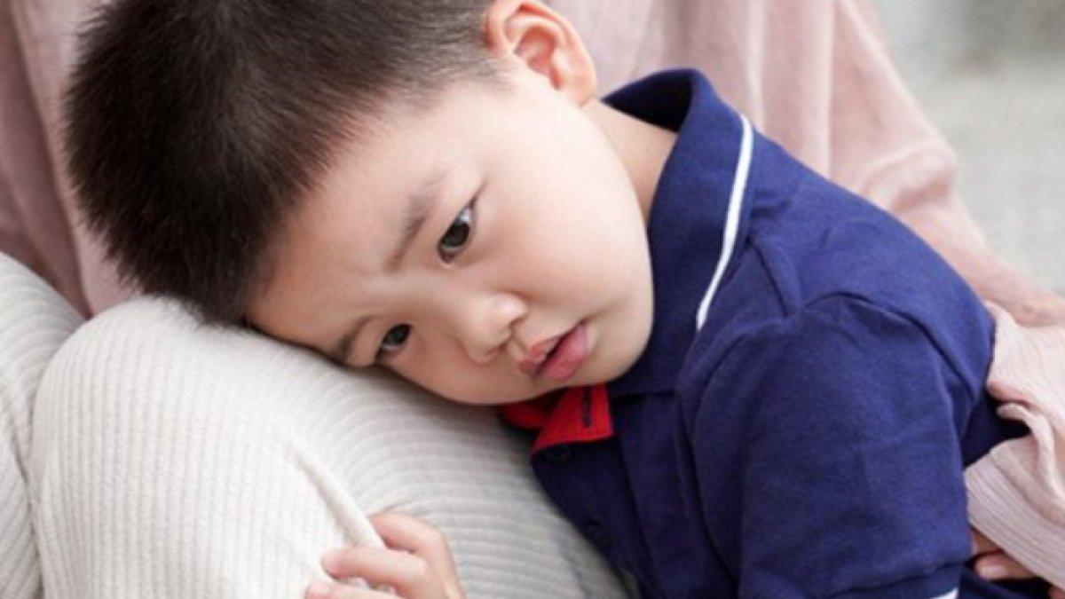 Manh Manh menangis dan mencela gurunya, dia tidak memperhatikan.