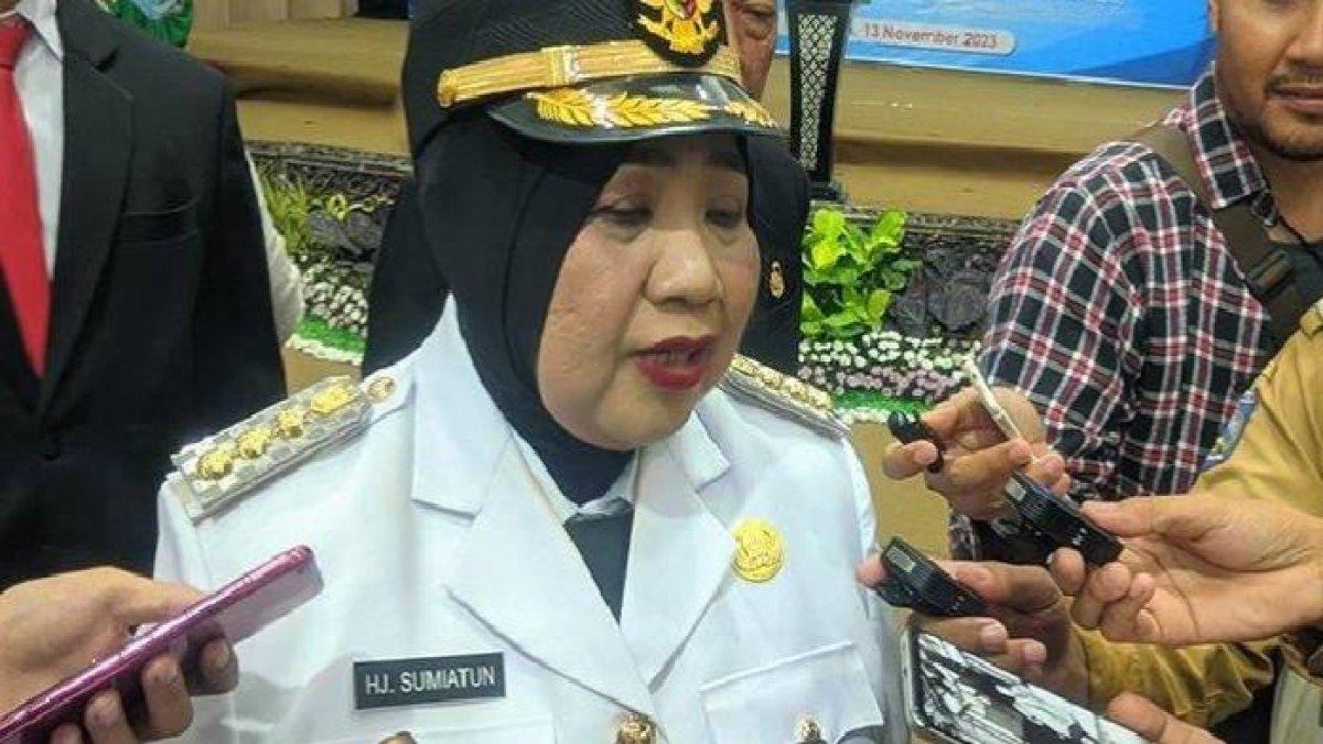 Mantan Bupati Lombok Barat Hj Sumiatun.