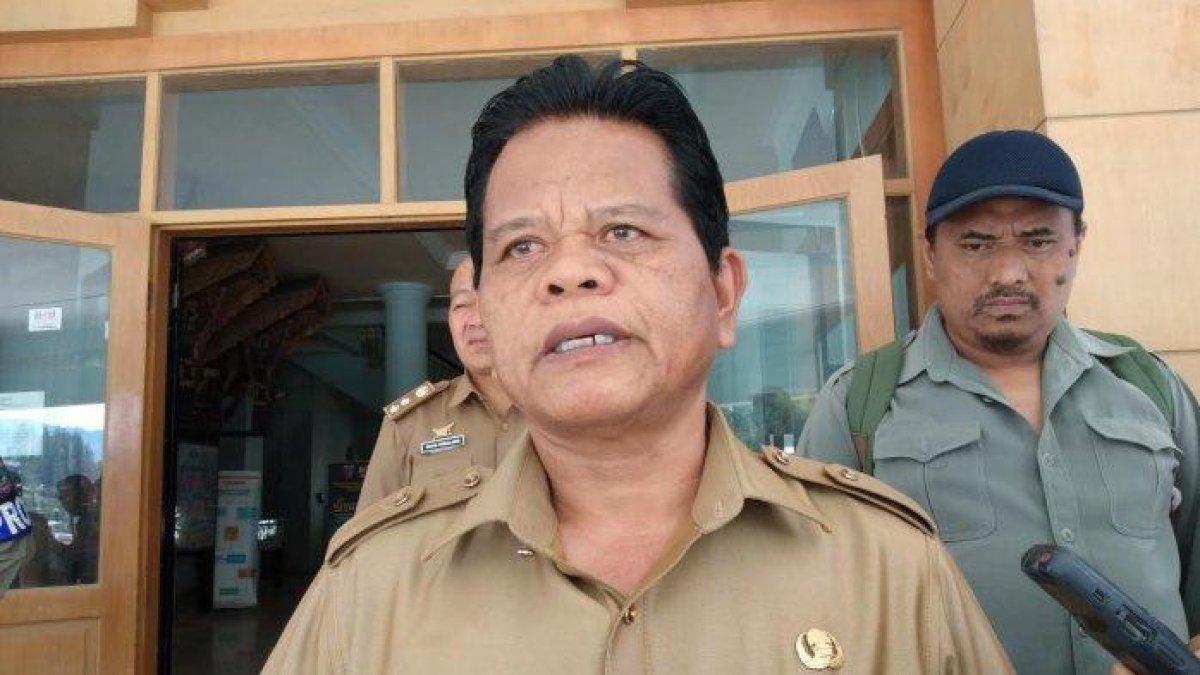 Mantan Bupati Mamasa, Ramlan Badawi mengalami kecelakaan, mobil rem blong, terguling