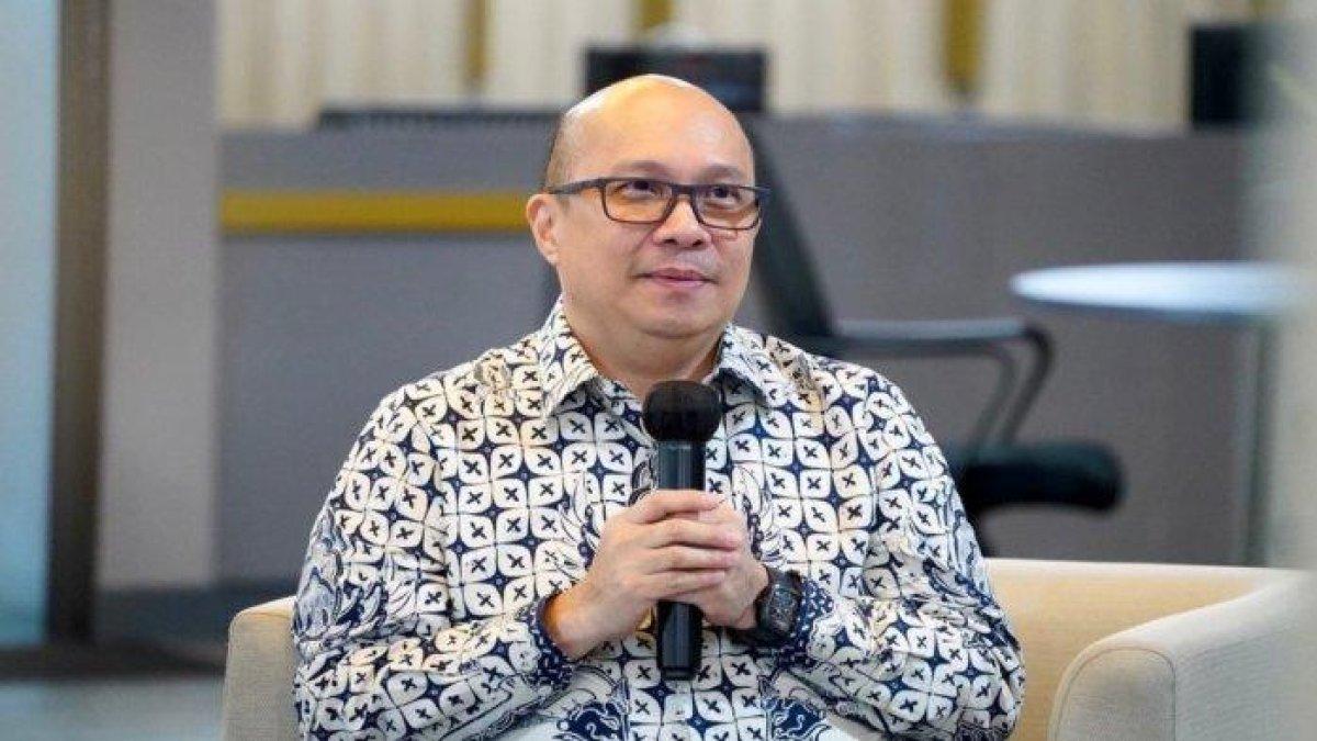PROFIL KORUPTOR INDONESIA - Mantan Dirut PT Taspen, Antonius Kosasih resmi ditahan KPK sebagai tersangka dalam kasus korupsi investasi fiktif. Berikut sosok Antonius Kosasih, mantan Dirut Taspen yang gunakan uang korupsi untuk membeli 11 apartemen