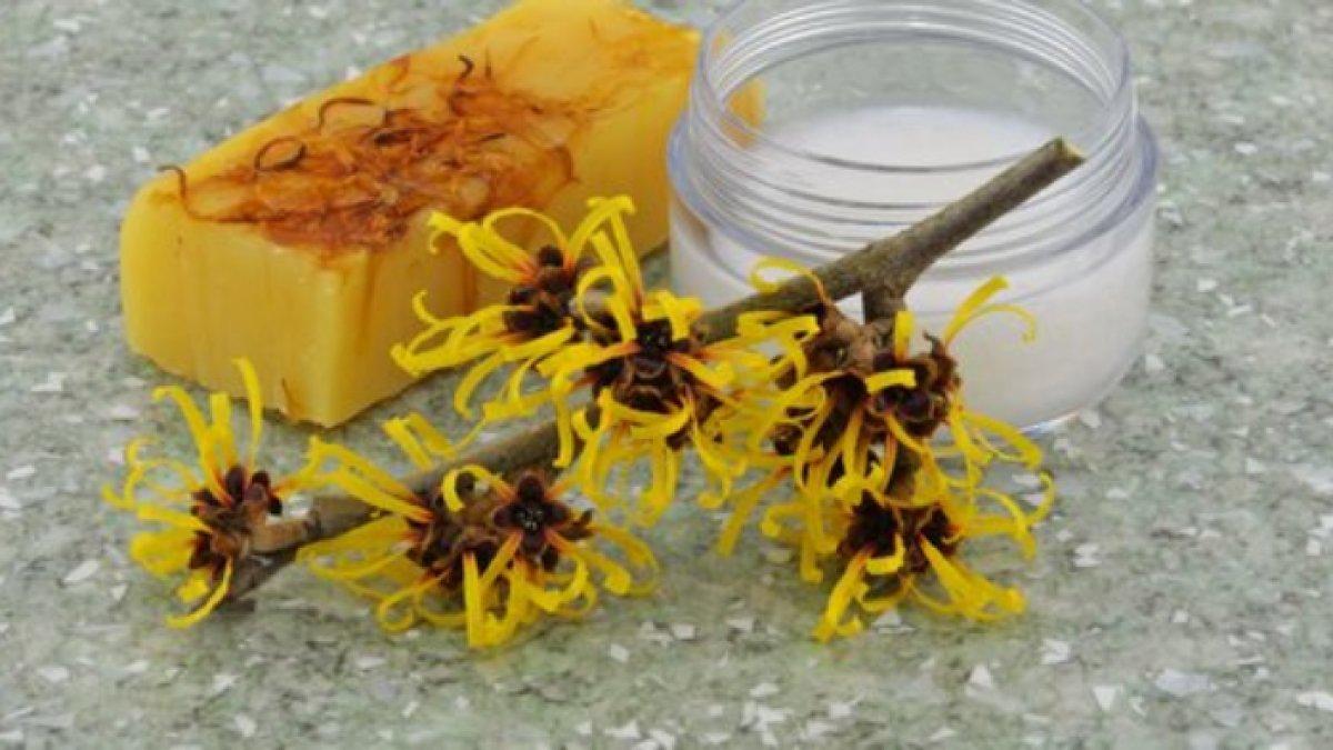 Masker witch hazel untuk obat jerawat