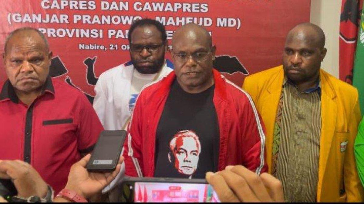 MEKI NAWIPA - Meki Nawipa telah mendapatkan mandat menjabat sebagai ketua Tim Pemenangan Daerah (TPD) Ganjar-Mahfud di Papua Tengah. Diketahui, pembentukan TPD berlangsung di kantor PDI Perjuangan Papua Tengah, akhir pekan lalu.