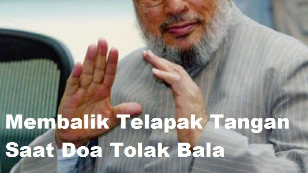 Mana yang benar saat mengucapkan doa penolak bala, apakah tangan tetap tengadah ke atas atau dibalik ke depan? Begini penjelasan Buya Yahya.