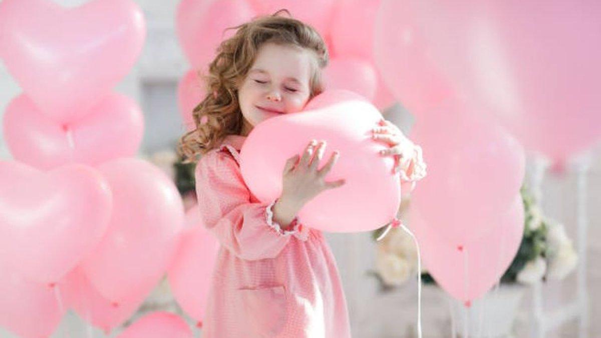 Mengapa warna pink identik dengan perempuan?
