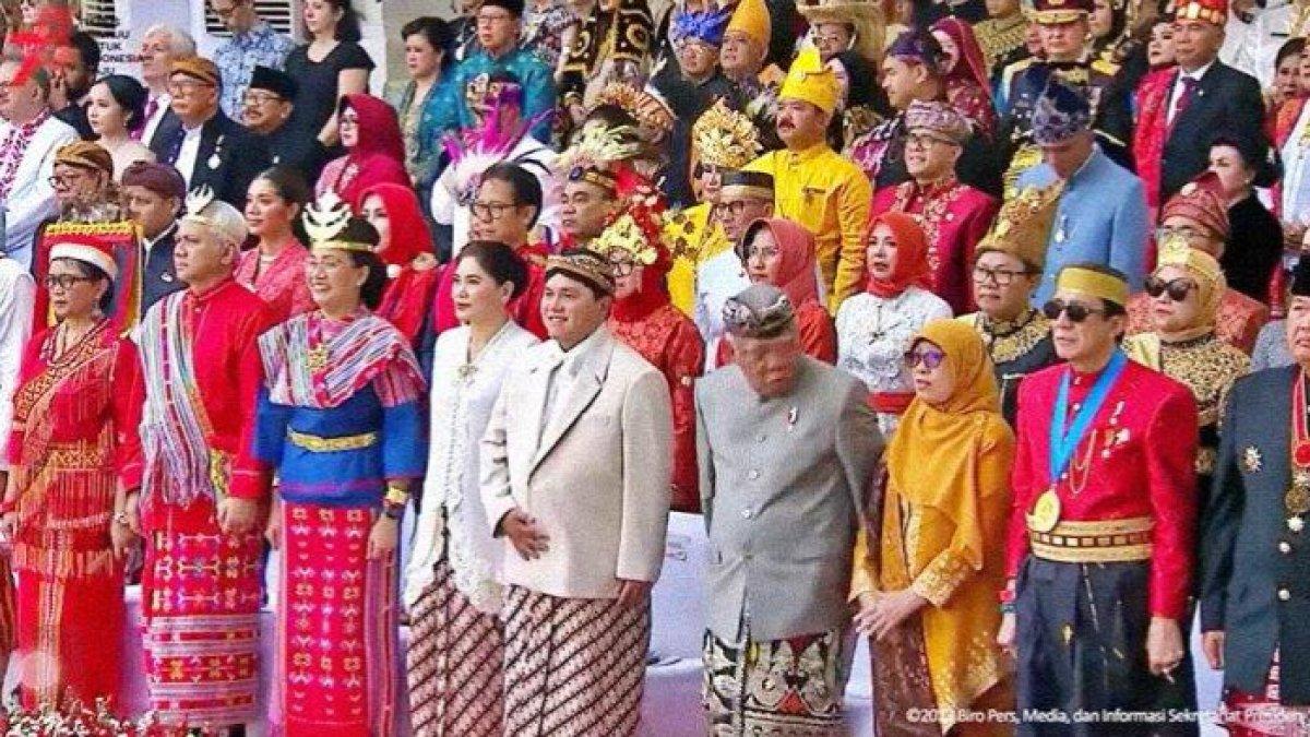 Menteri PUPR, Basuki Hadimuljono syok masuk kamera saat iseng dengan Erick Thohir
