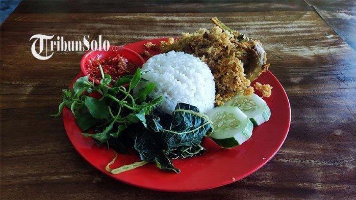 KULINER KLATEN: Menu Ayam dan Bebek Goreng Barokah Mas Wawan