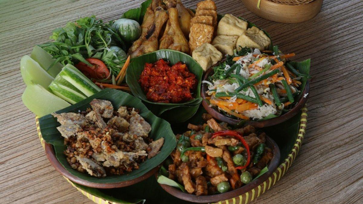 REKOMENDASI RUMAH MAKAN: Cita rasa tradisional yang menggugah selera!
