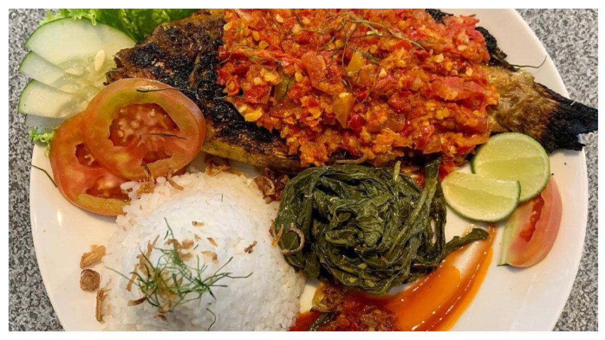 REKOMENDASI RESTO KLATEN: Ikan bakar sambal pedas yang menggugah selera!