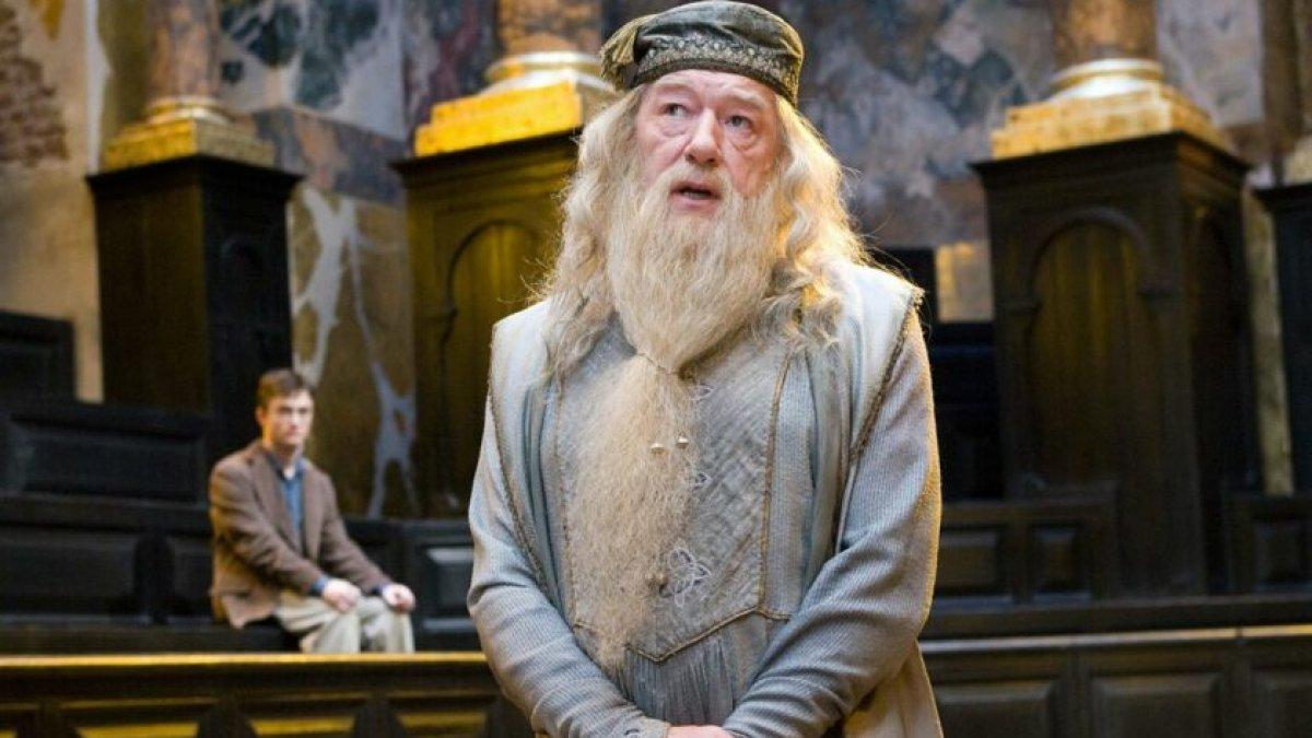 Michael Gambon saat memerankan Profesor Albus Dumbledore di film Harry Potter.