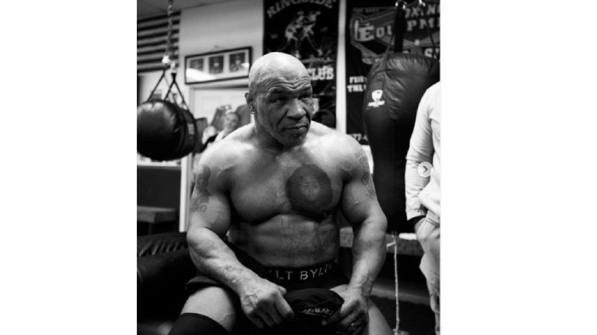 Mike Tyson dalam persiapan melawan Jake Paul