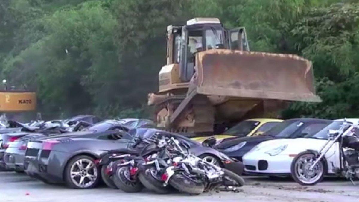 Mobil-mobil bekas