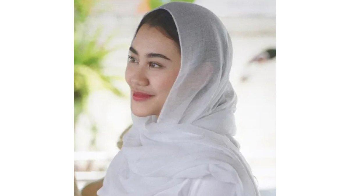 Momen Aaliyah Massaid dampingi Thariq Halilintar dalam kegiatan politik dan kunjungan ke makam Bung Karno